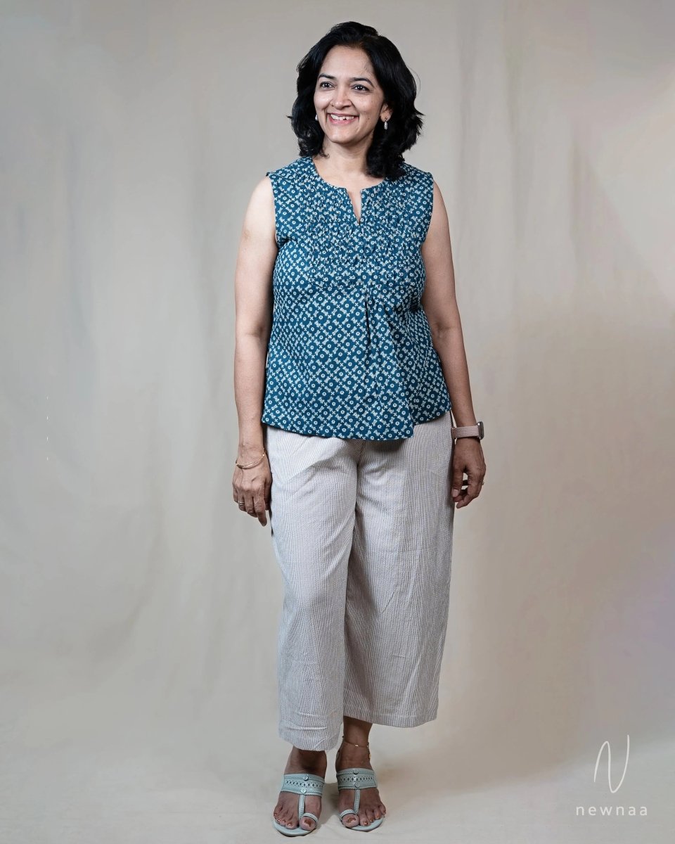 Adva sleeveless pintuck top - Teal - Newnaa