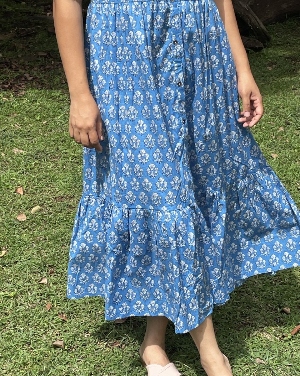 Riti Tiered Cotton Blue Floral Print Midi Dress - Newnaa