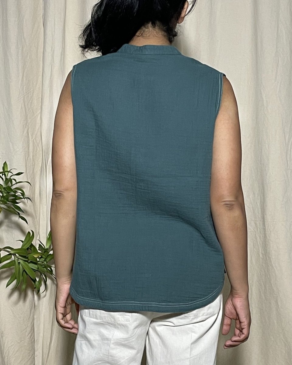 Zoya Super Soft Cotton Bottle Green Casual Popover Shirt Sleeveless - Newnaa